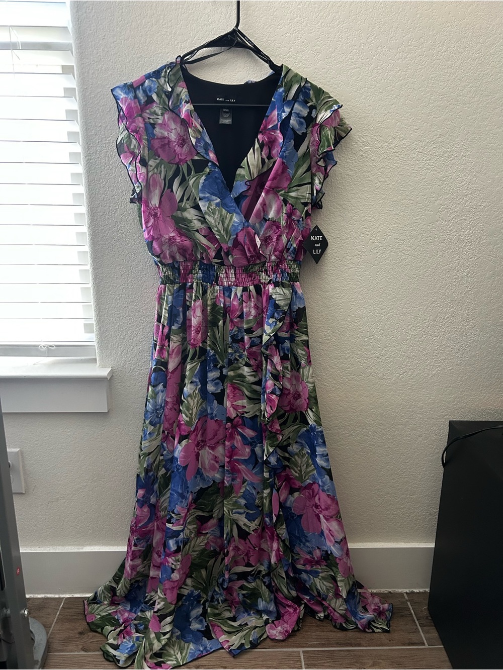 Kate & Lili Pink Floral V-Neck Maxi Dress